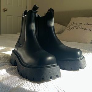 Black Chunky Boots